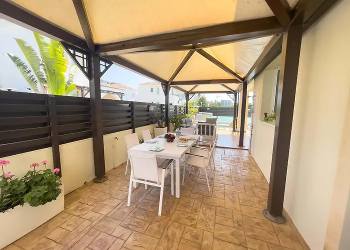 La Vita Villa #1